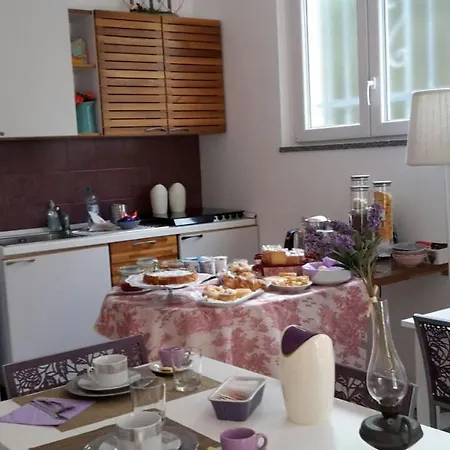 Ai Tre Archi Bed & Breakfast Spotorno