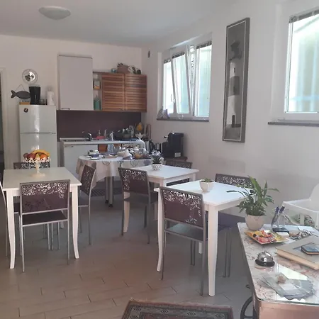 Nocleg ze śniadaniem Ai Tre Archi Spotorno