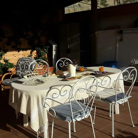Ai Tre Archi Bed & Breakfast Spotorno